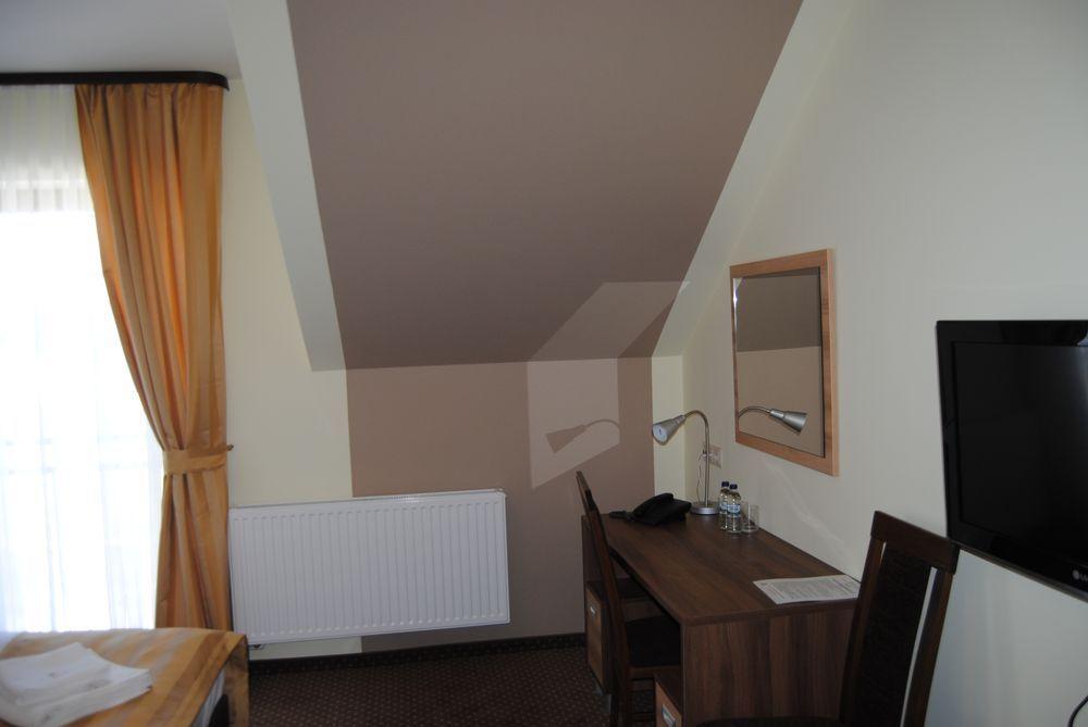 Hotel Magnolia Tychy Exterior foto