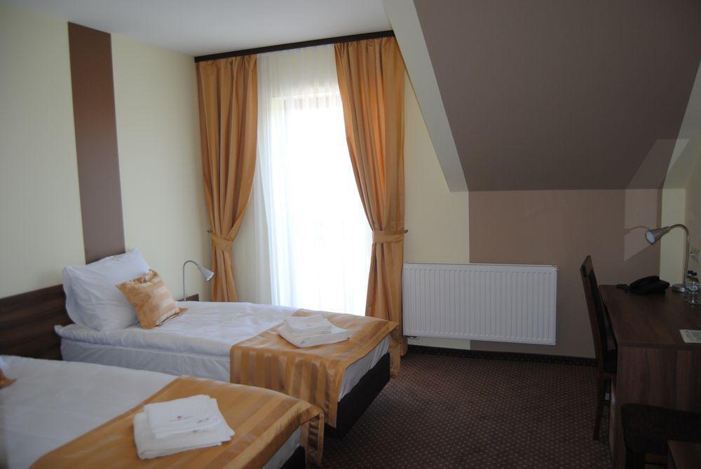 Hotel Magnolia Tychy Exterior foto