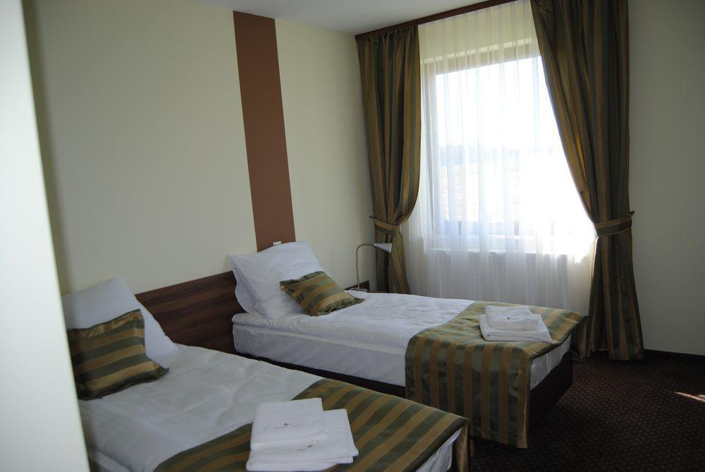 Hotel Magnolia Tychy Exterior foto
