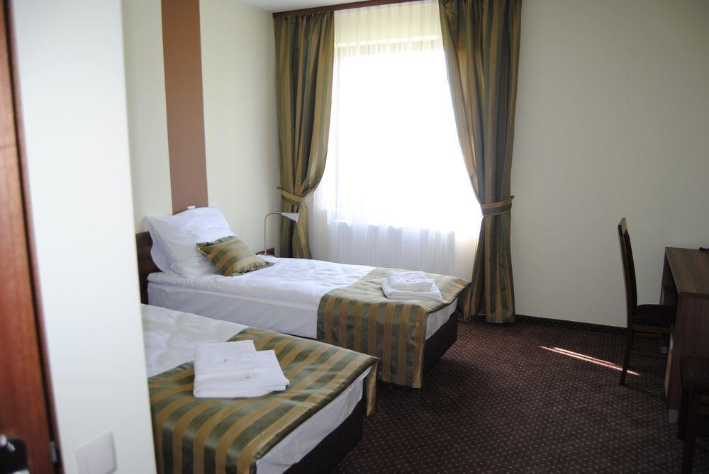 Hotel Magnolia Tychy Exterior foto